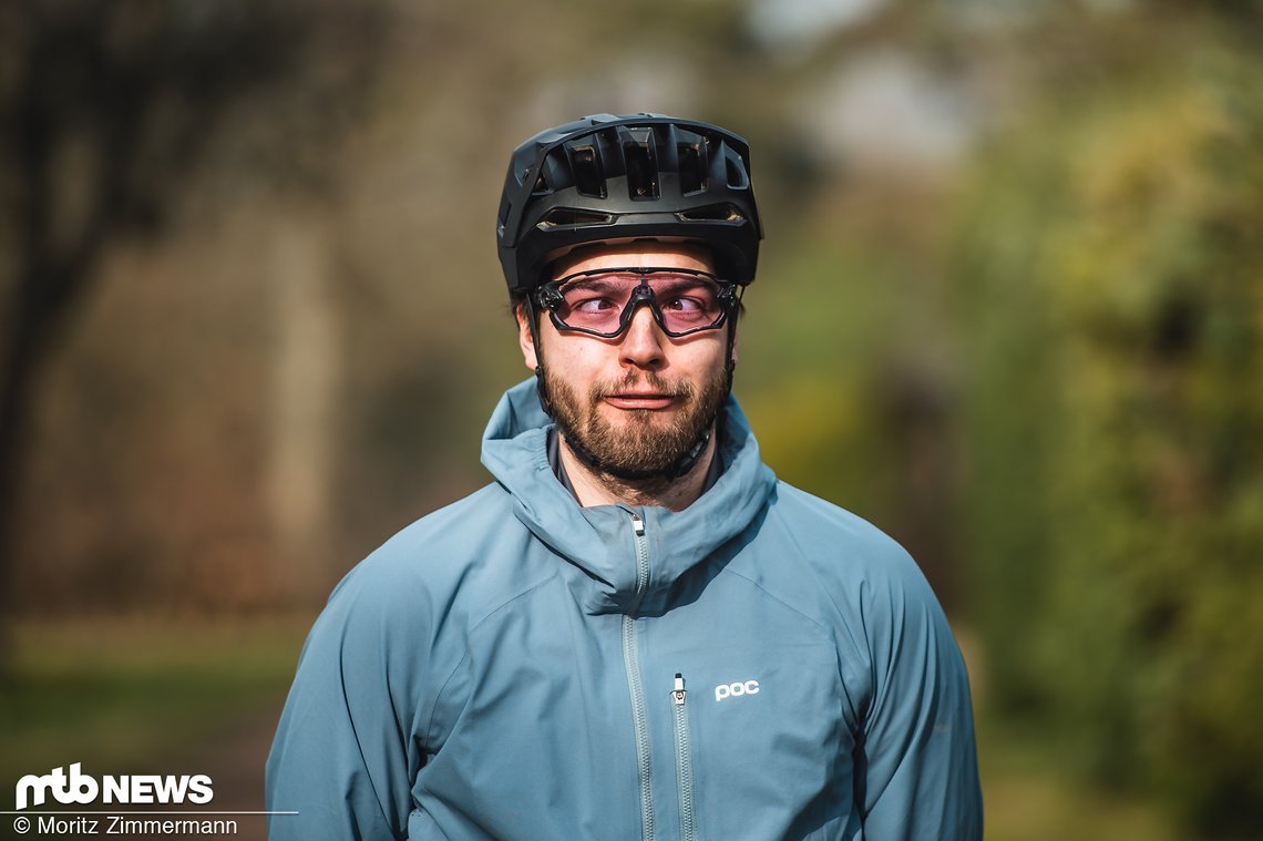 Hat die Info, dass zum Fotoshooting bitte schwarz getragen wird, übersehen: Gregor Sinn.