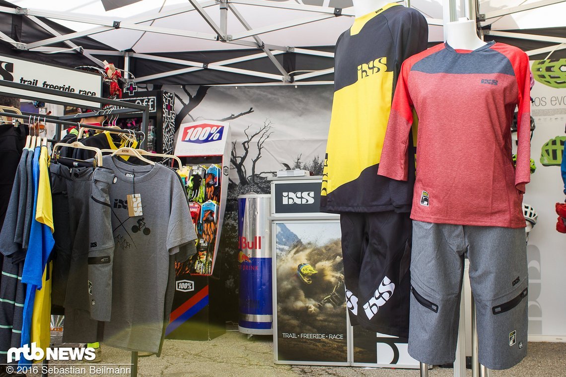 Schicke iXS Bekleidung für den Trail-Einsatz