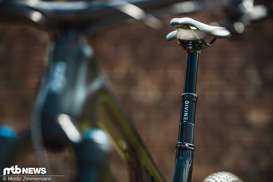 An allen der drei erhältlichen Versionen ist eine BikeYoke Divine SL-Variostütze verbaut.