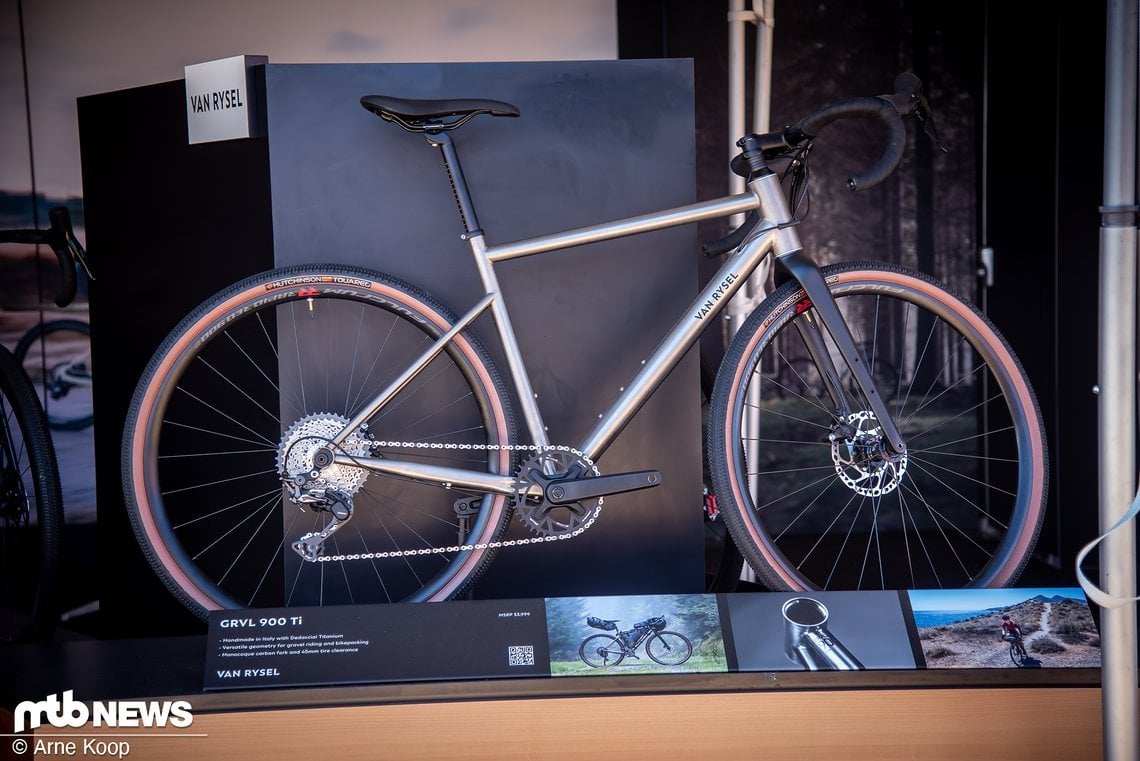 Auch Titan Gravelbikes gibt es von Van Rysel