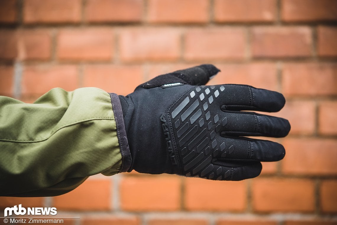 Die Endura MT500 wasserdichten Handschuhe sind wie der Name bereits sagt komplett wasserdicht