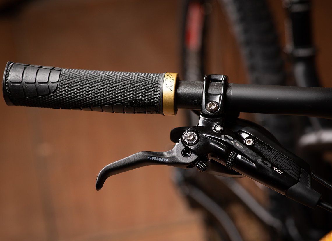 Für ausreichend Bremspower soll die SRAM Code RSC-Anlage sorgen.