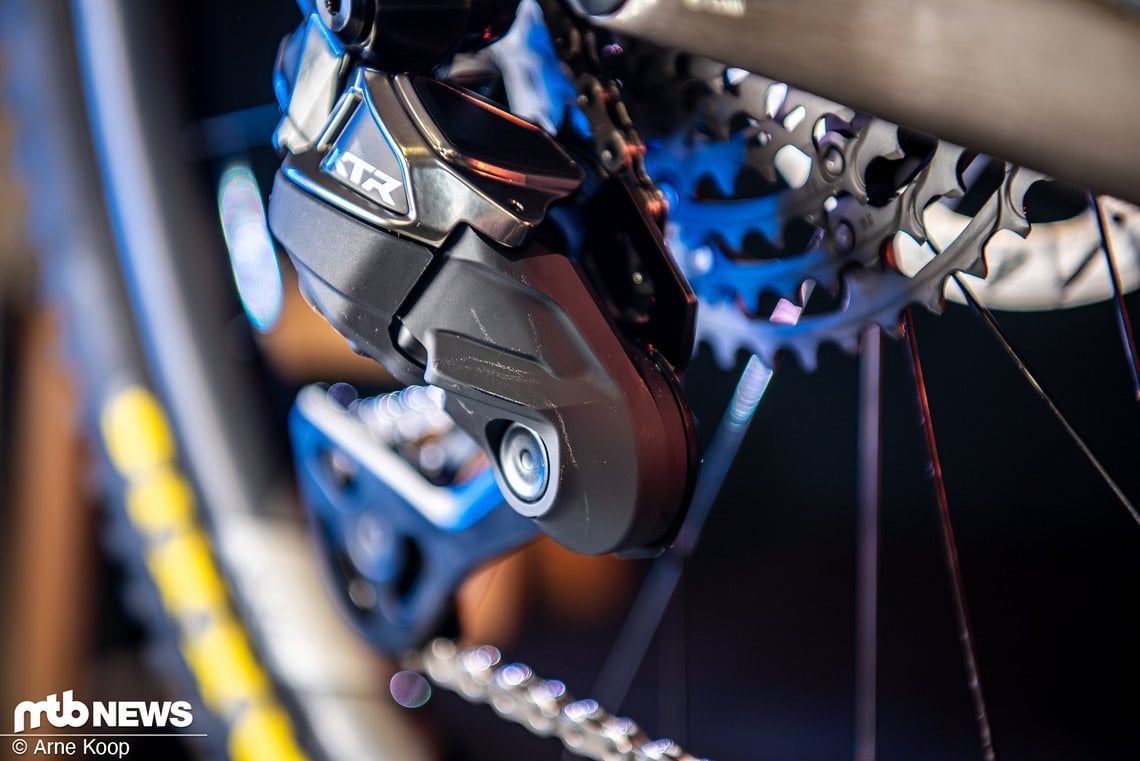 Shimano XTR vs SRAM Transmission-10