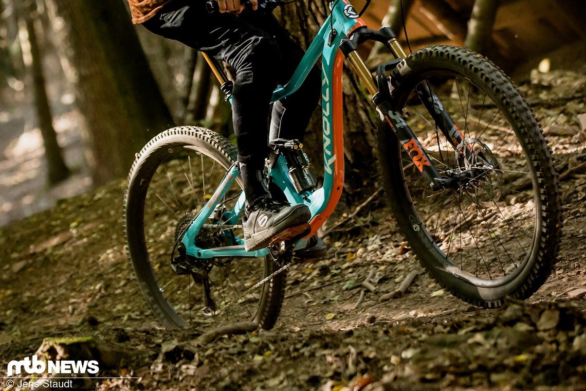 Straff, effizient, nicht das komfortabelste Rad im Uphill, aber ordentlich Feuer unterm Hinterreifen