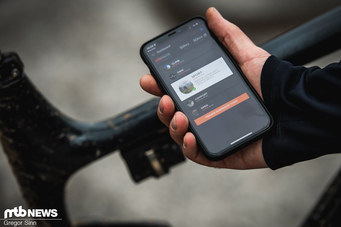 Eine Besonderheit des Giant Trance ist das elektrische Fox Live Valve-Fahrwerk, das sich per App kontrollieren lässt.