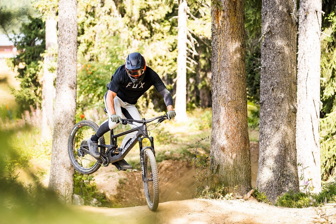 … die Ansage, dass das Nomad Bikepark-tauglich sei, können wir bestätigen.