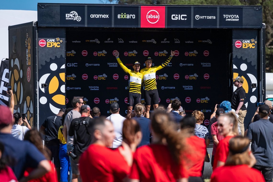 Glückwunsch Nino Schurter und Filippo Colombo. Morgen gehts mit knappen elf Sekunden Vorsprung weiter!