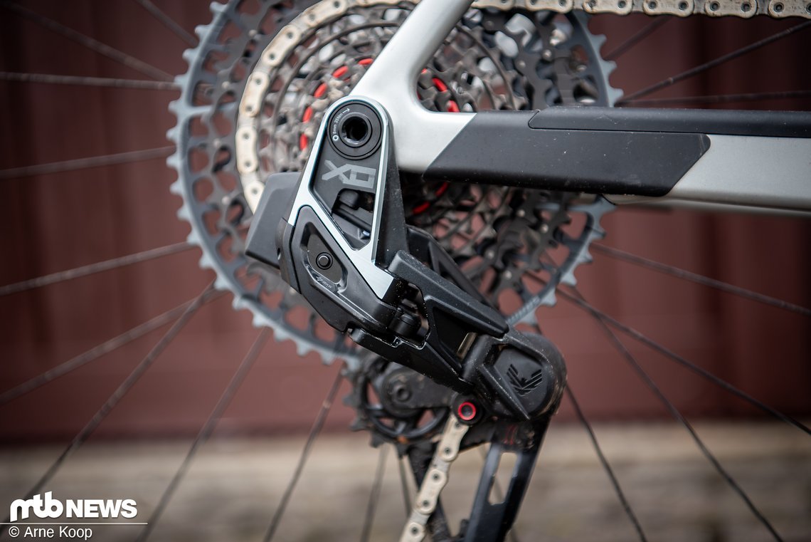 Das Top-Modell CF 9 kommt mit elektrischem SRAM X0 Eagle Transmission-Antrieb auf den Markt.