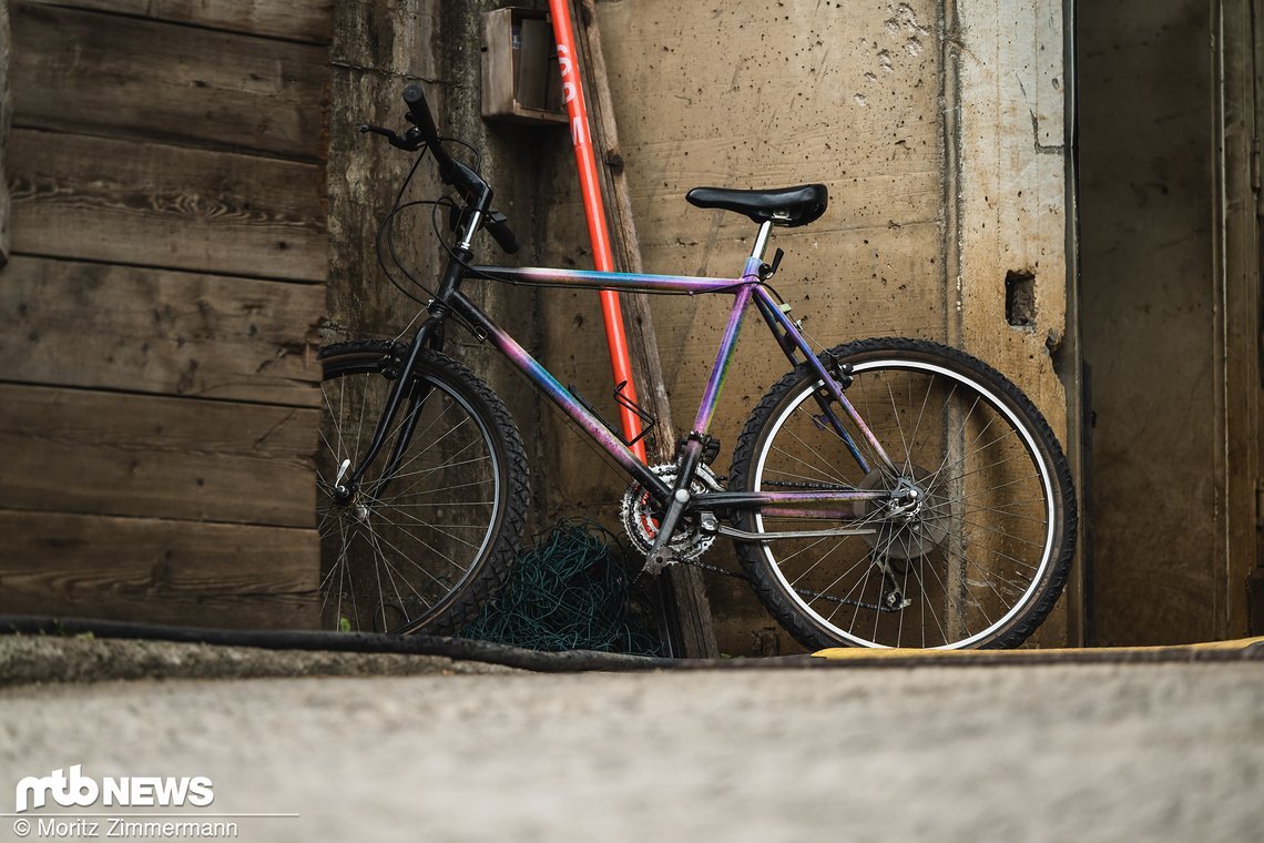 Solide V-Brakes könnten natürlich auch der Schlüssel zum Erfolg sein – gerade in Kombination mit dem massiv hohen Cockpit.