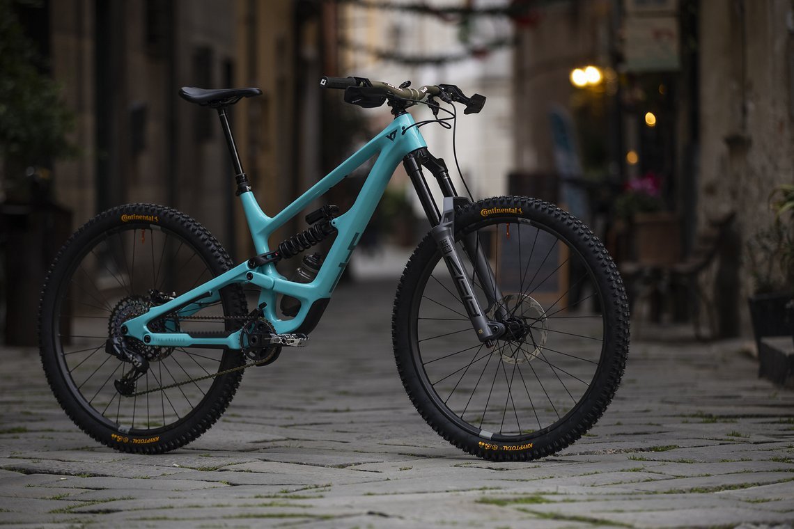 Der Wechsel auf ein neues Bike ist immer eine große Umstellung. Für Texi ist aber klar: Das Capra ist das schnellste Bike, das er bisher gefahren ist.