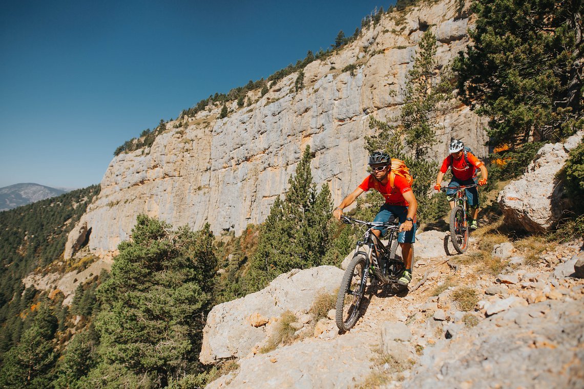 pyrenees-orientales-altitude-adventures-mtb-outsideisfree-Ian-Adrien-rocks