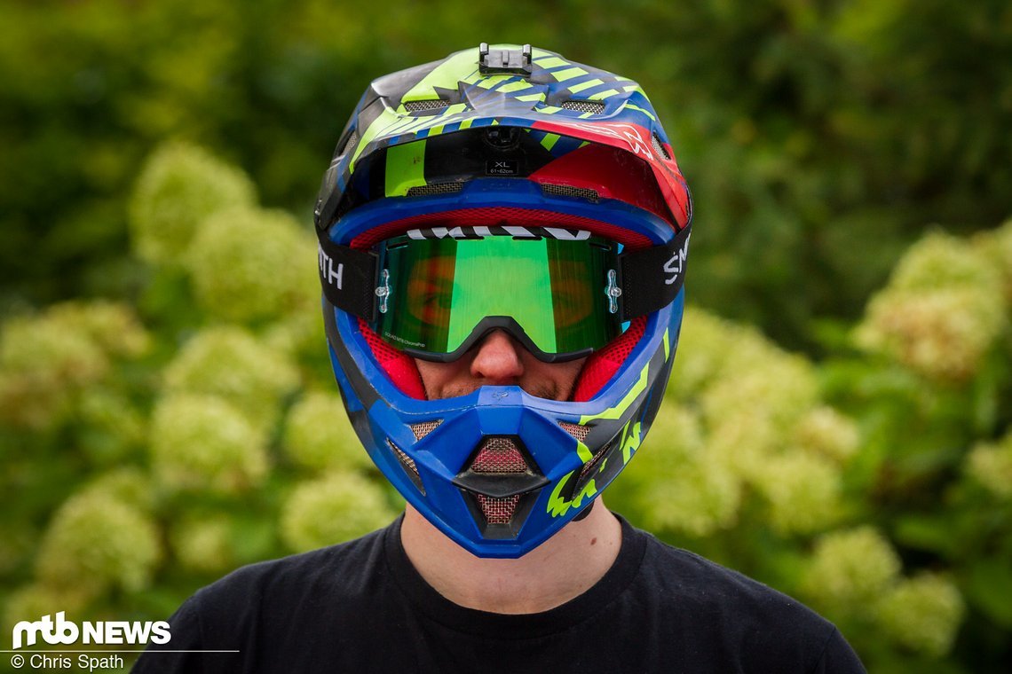 Im großen Fox Rampage passt die Smith dank weit nach hinten gezogenem Gesichtsfeld gut.