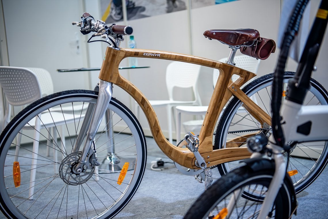 Neben Aluminium, Titan und Carbon ist wird auch Holz als Rahmenmaterial verwendet.