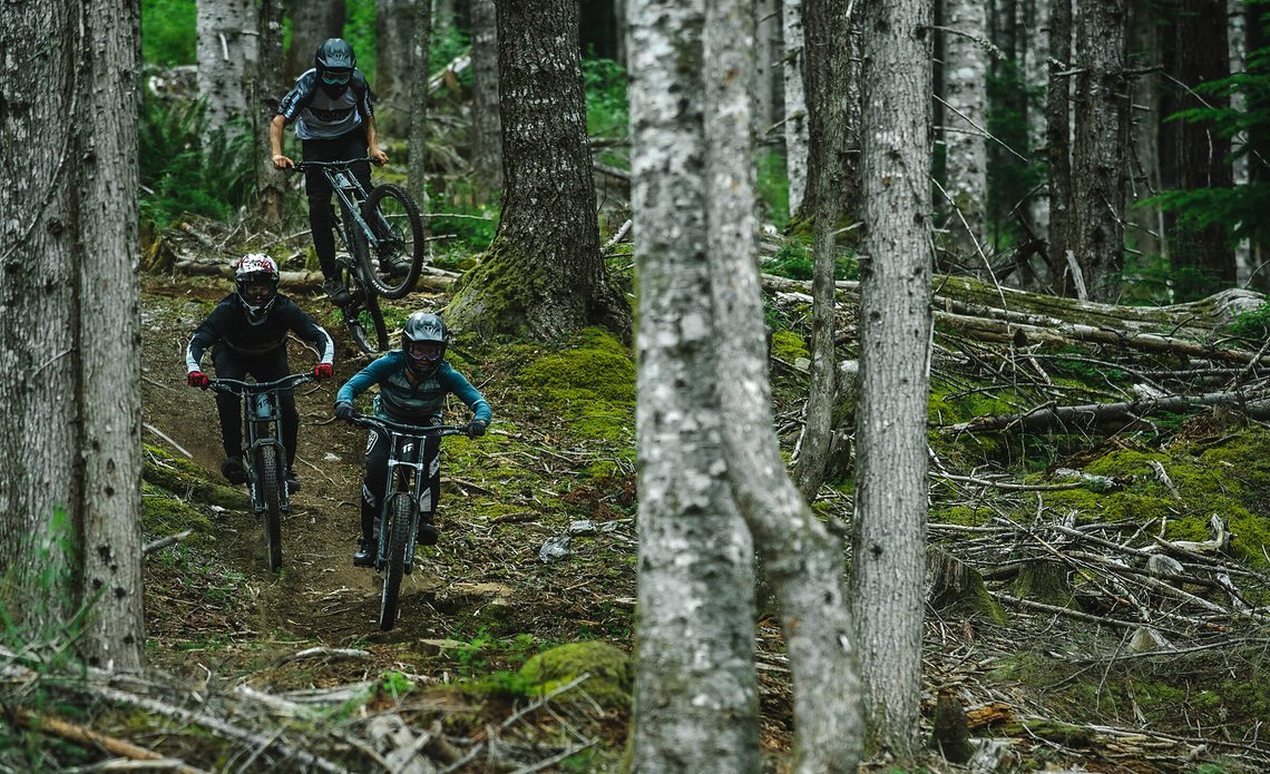 Das neue Transition TR11 V2 soll für massig Spaß auf dem Trail ...