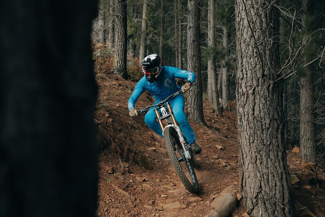 scott-sports-scott-dh-factory-2021-bike-actionImage-by-riley-matthewsShimano x Scott by Riley Matthews-7