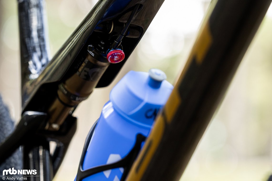 Zuletzt wurde spekuliert, ob es sich beim neuen BH-Rad um ein ähnliches Konzept wie das Trek Supercaliber oder das Specialized Epic Worldcup handelt.