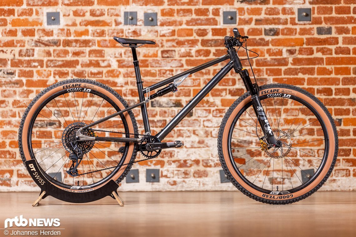 Das Huhn Chabo soll nun endlich in Serie kommen – ein supercleaner 120 mm-Trailfetzer.