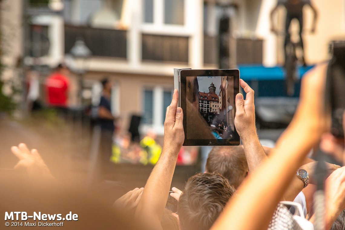 Livestream via iPad?