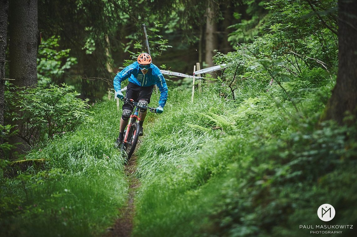 Johann Mahler voll fokussiert und mit Spaß dabei - Propain Enduro Factory Racing