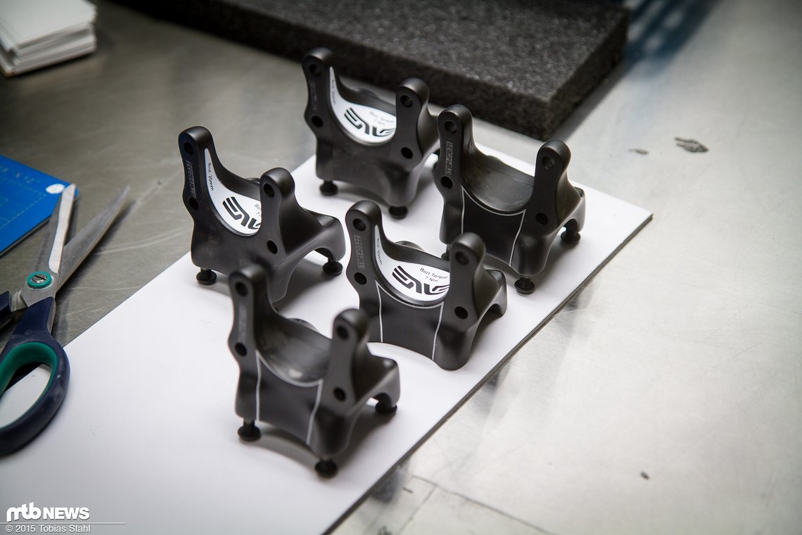 Enves Carbon Direct Mount Stem bekommt die letzten Handgriffe, bevor er zum Kunden geht