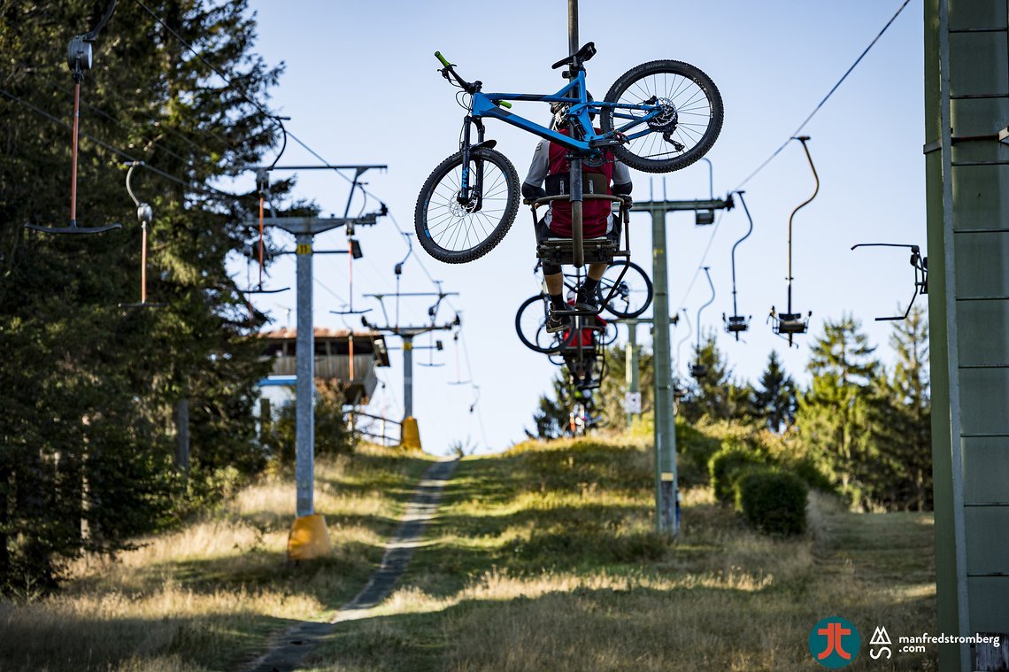 Mit Sessel oder Schlepper oder per Pedalkraft ging es auf den Berg.