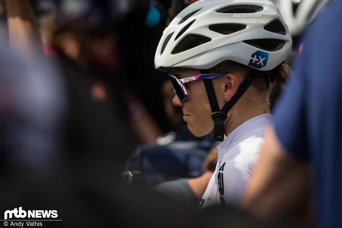 Nach den bisherigen Erfolgen dieser Saison mit drei Weltcupsiegen in allen drei Cross-Country-Rennen und einem Sieg im Short Track von Leogang stand logischerweise Loana Lecomte auch in Les Gets im Fokus