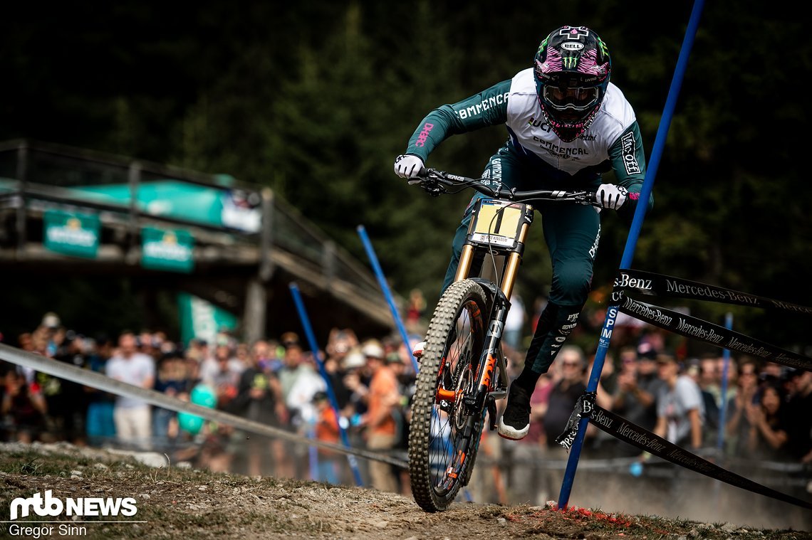 … vor allem will er aber seinen World Cup-Gesamttitel verteidigen! Trotz Rang 3 hat er nun wertvolle Punkte auf Loris Vergier eingebüßt. Dominiert dieser die Saison weiter wie bisher, könnte es tatsächlich noch eng werden.