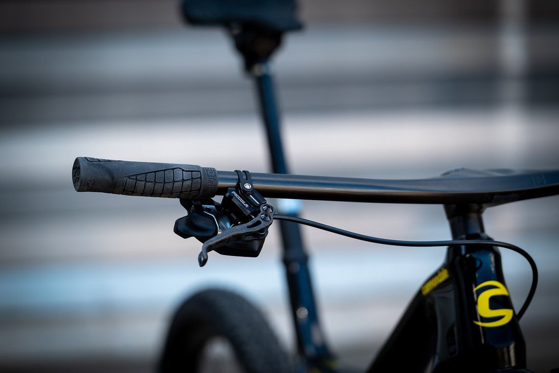 Verzögert wird an einem Bike aus Freiburg natürlich mit einer Trickstuff Piccola Carbon HD