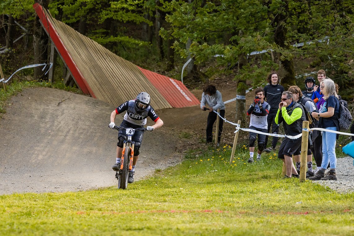 Der neue deutsche Meister Torben Drach auf dem Weg zur Ziellinie.
