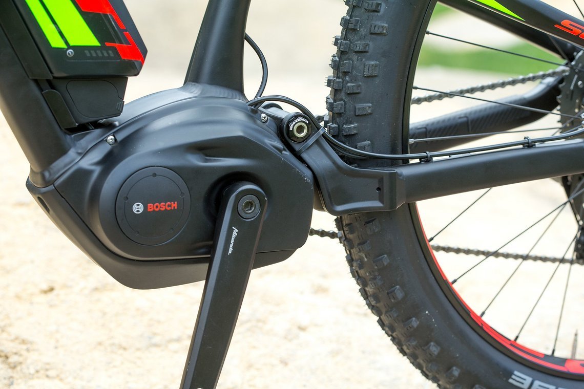 Der Bosch Motor kommt in einer speziellen Verschalung, der Drehpunkt des Hinterbaus ist nach oben gewandert