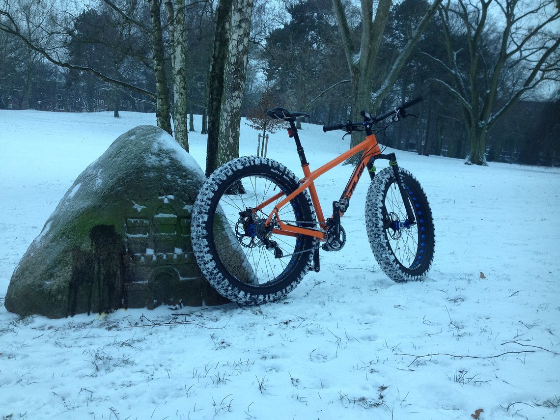 Endlich Schnee! Gerade jetzt im Winter macht das Rad richtig Spaß. Mit Federgabel allerdings noch mehr als ohne.
