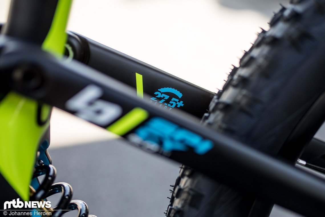 Das Bike bietet Platz für 27,5 oder 29" Laufräder und lässt sich über Flipchip und Steuersatz an die gewählte Laufradgröße anpassen