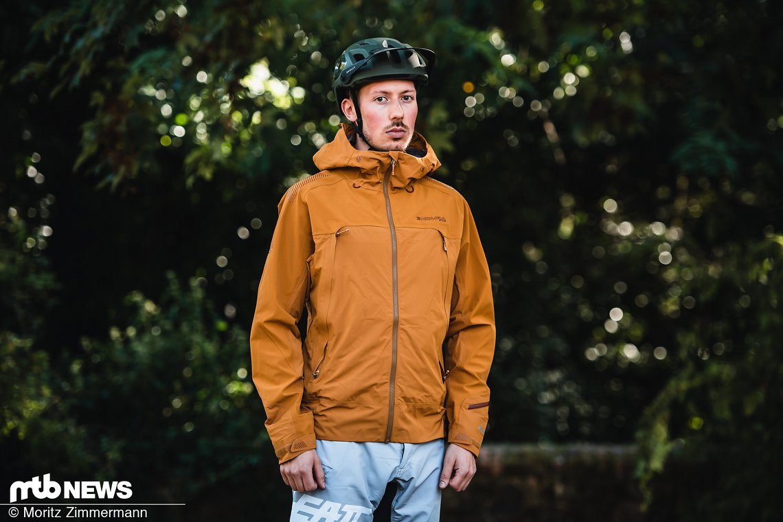 Die neue Endura MT500-Jacke wurde in einigen Details überarbeitet und verfügt nun über ein neues, noch wasserfesteres Material