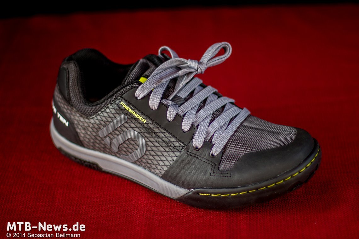Der neue Freerider Contact mit gelben Nähten