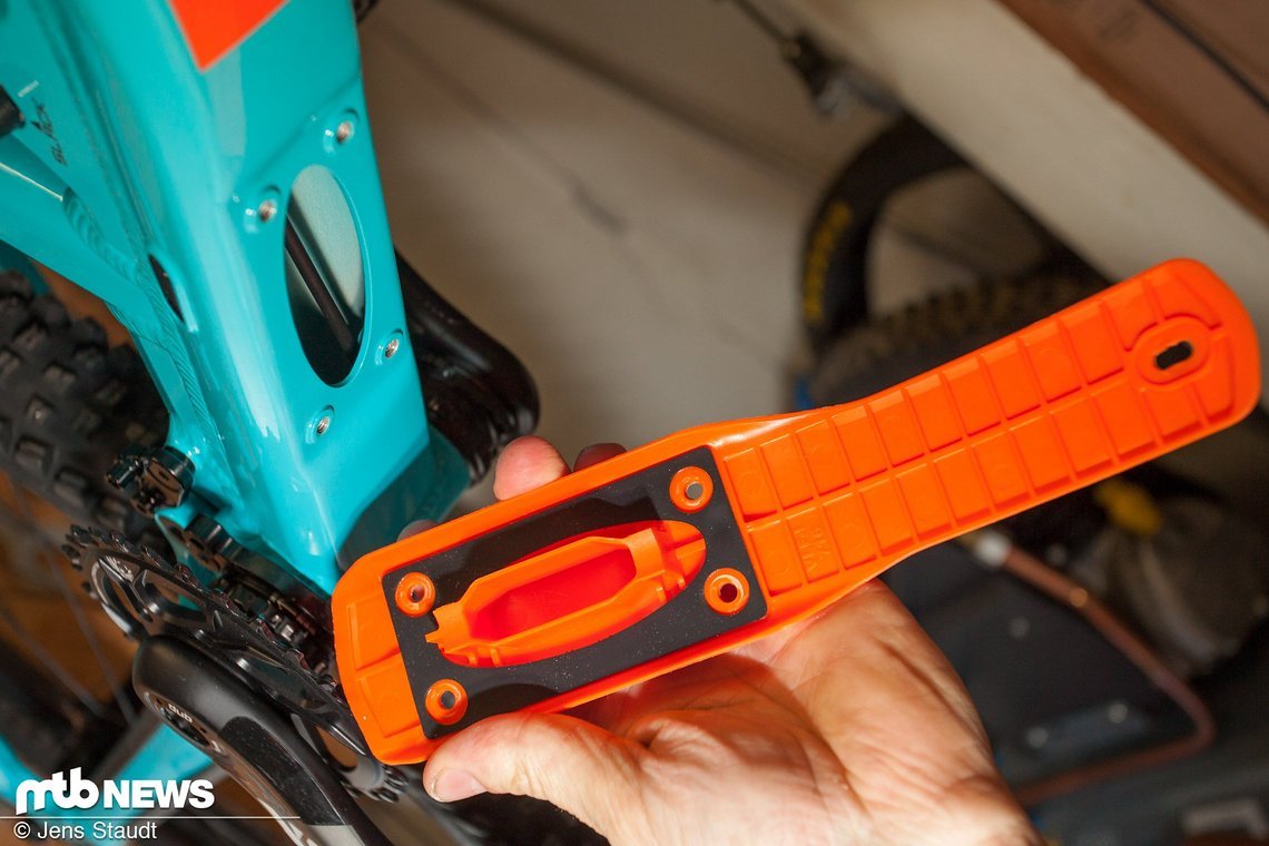 Unterrohrschutz mit Shimano Di2-Fach