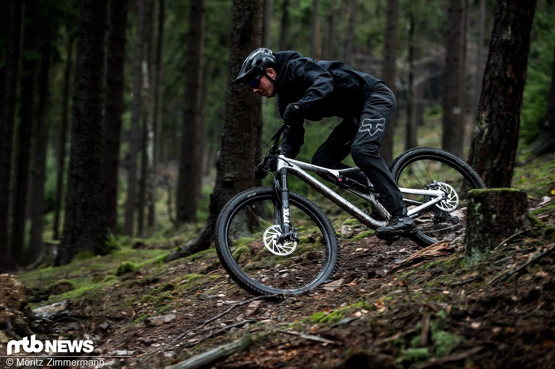 Die Shimano XT Trail-Klickpedale können auf dem Trail vor allem mit einem sehr präzisen Einklickverhalten sowie einer ausgezeichneten Haltbarkeit überzeugen.