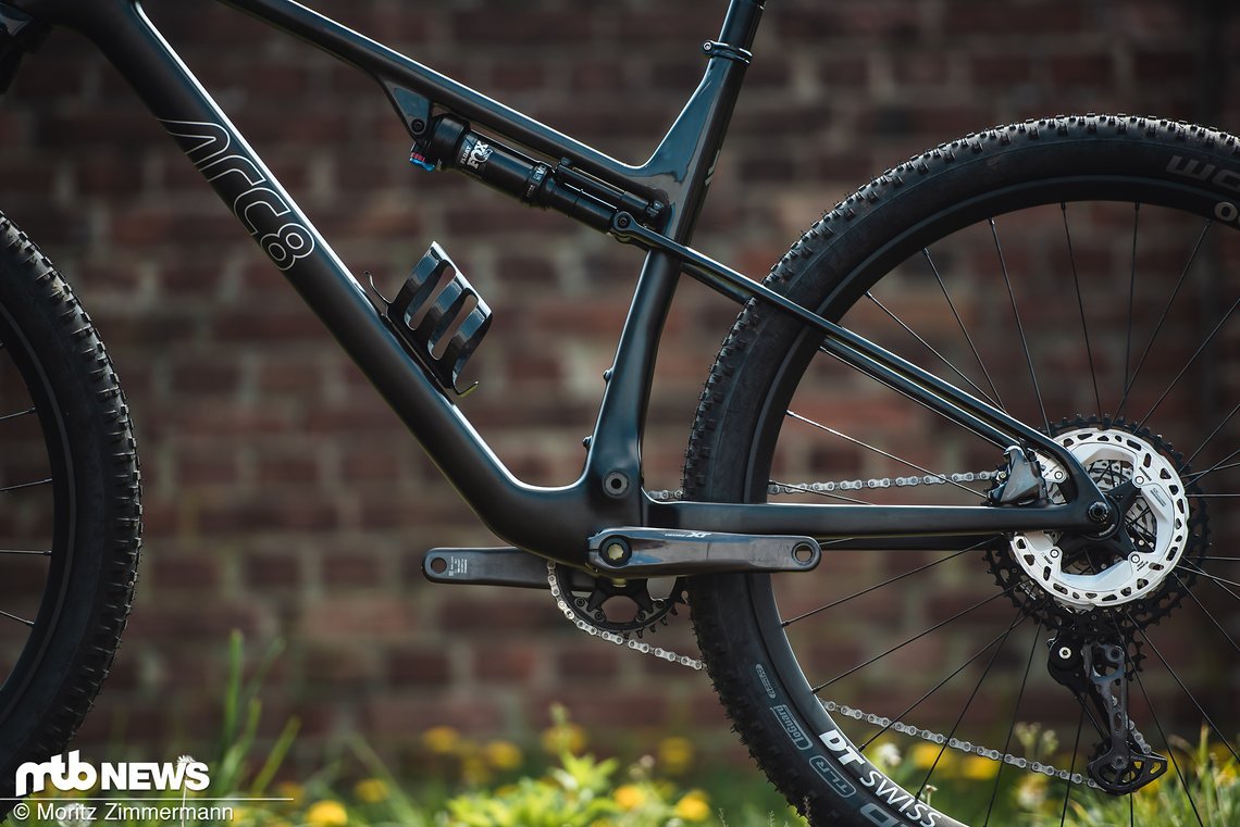 Der Arc8 Evolve FS-Rahmen ist einerseits sehr filigran, bietet andererseits aber eine sehr progressive Geometrie