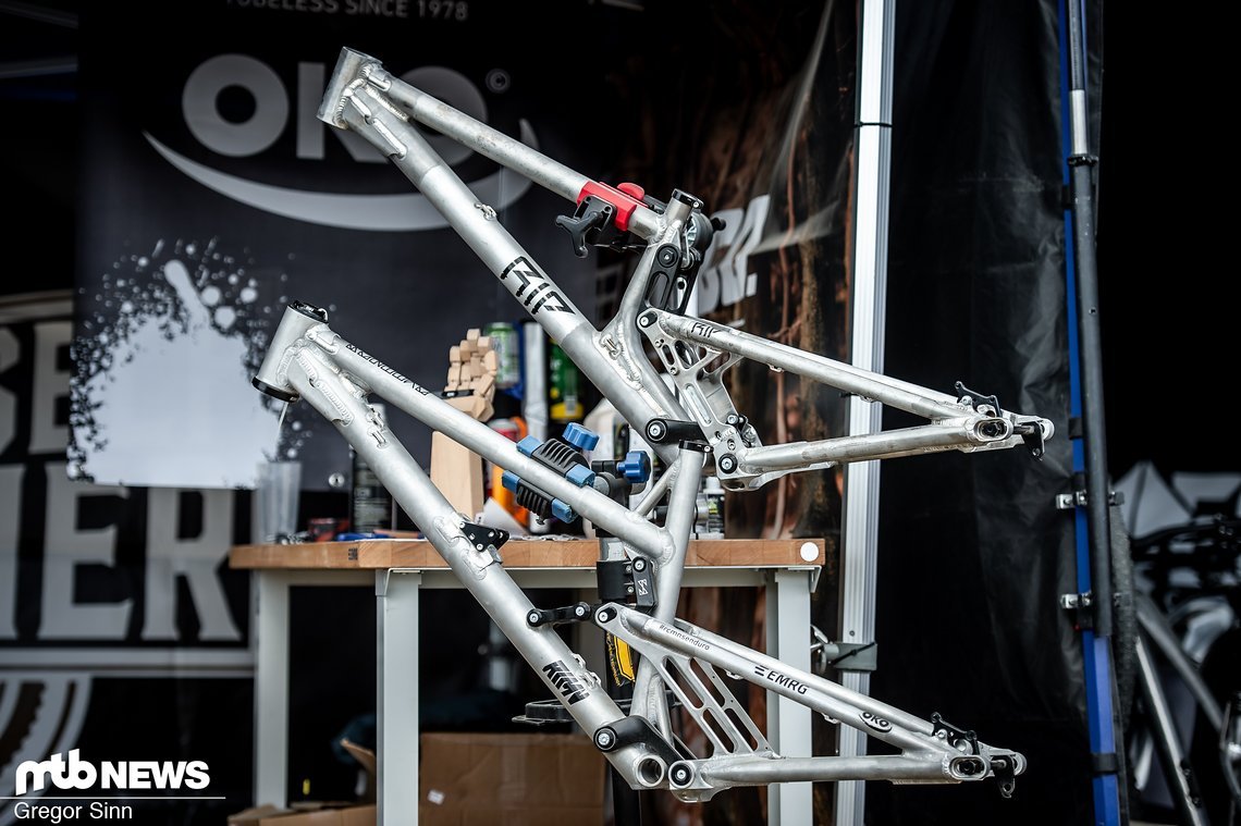 Die Jungs von EMRG sind vor Ort und haben spannende Bikes im Gepäck.