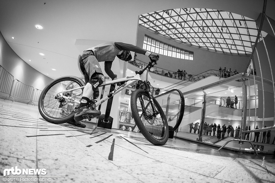 Ben Moor aus Großbritannien setzte auf Flatpedals und "Fuß raus"