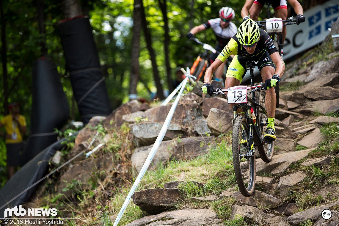 Wie so häufig schien der Wechsel aus der U23-Klasse zur Elite bei Sarrou kein einfacher zu sein