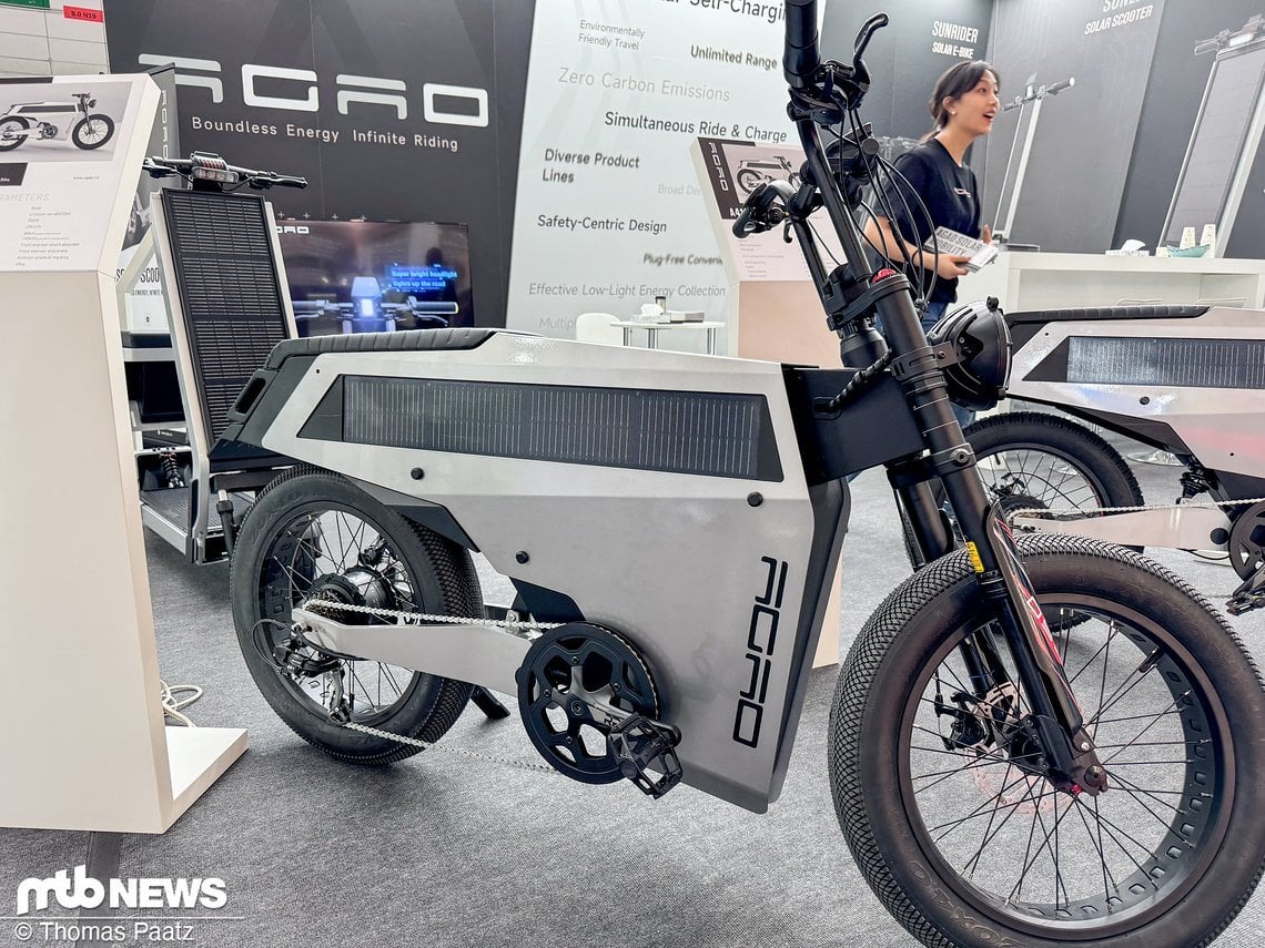 Ein solarbetriebenes E-Bike – das gab es am Stand von Agao.