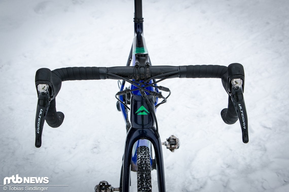 Ein klassisches Rennrad-Cockpit am Cyclocross-Rad