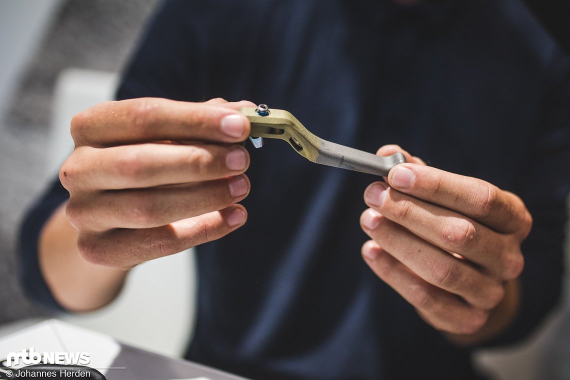 Auch Fabio Wibmer ist den neuen Hebel noch nicht gefahren – dazu war der Prototyp noch zu frisch