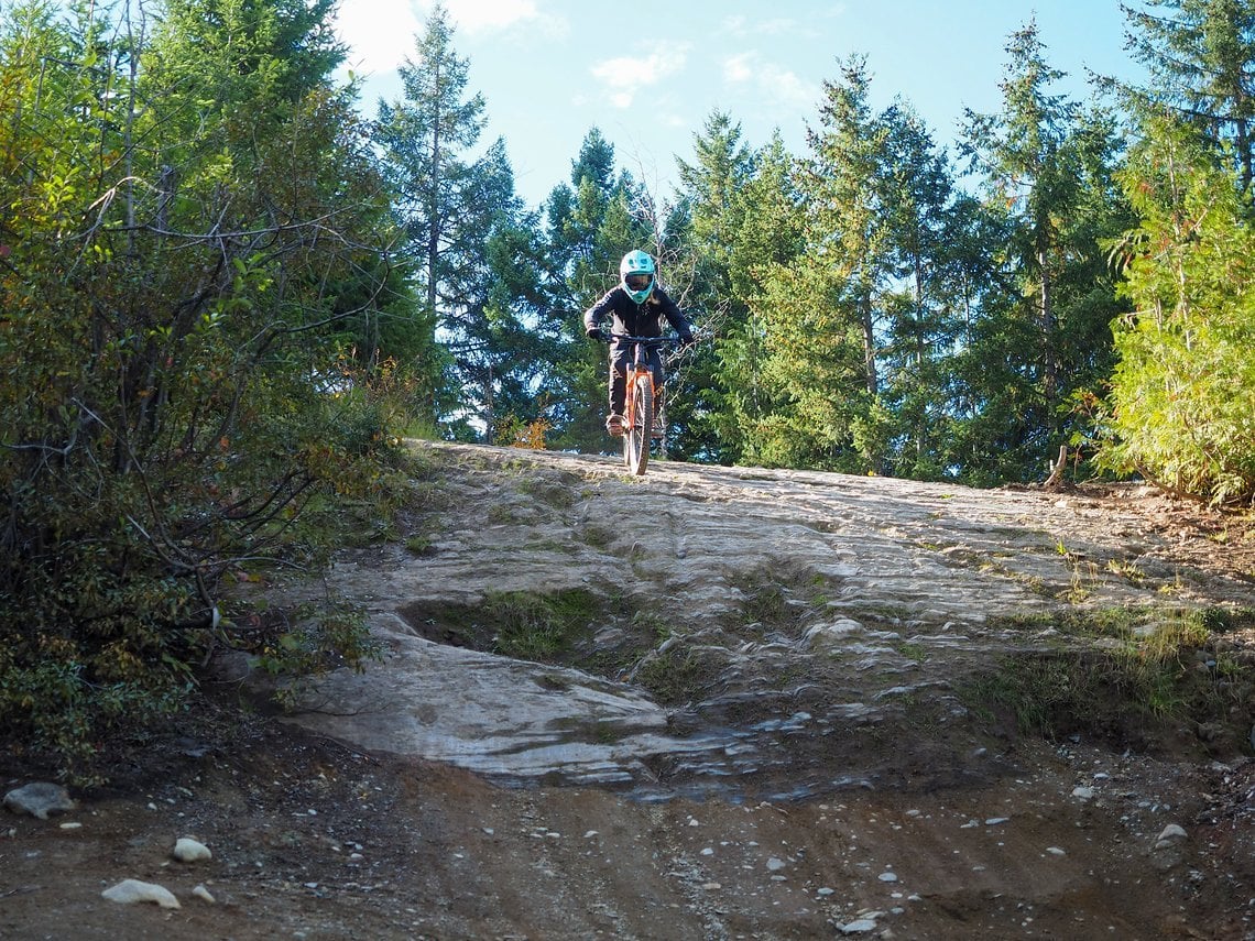 Und auch auf unzähligen weiteren Trails kann man sich an den Rock-Rolls und -Drops austoben