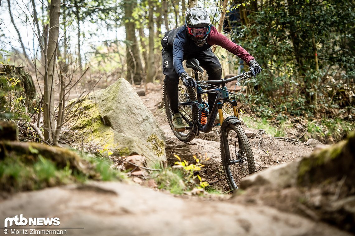 Das Giant Reign bietet ein ähnlich straffes Fahrwerk wie das Rocky Mountain Altitude