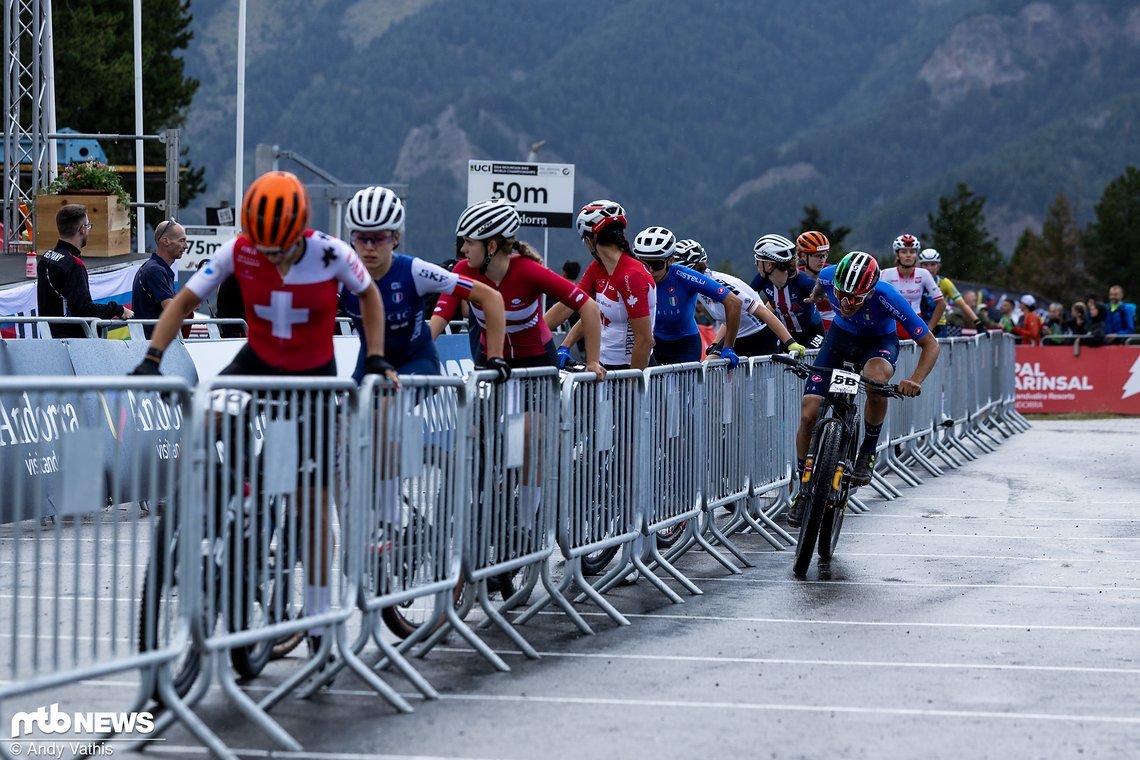 Für jede teilnehmende Nation gehen beim Team-Relay sechs Fahrerinnen und Fahrer ins Rennen und drehen eine Runde auf dem Cross-Country-Rundkurs der Weltmeisterschaft.