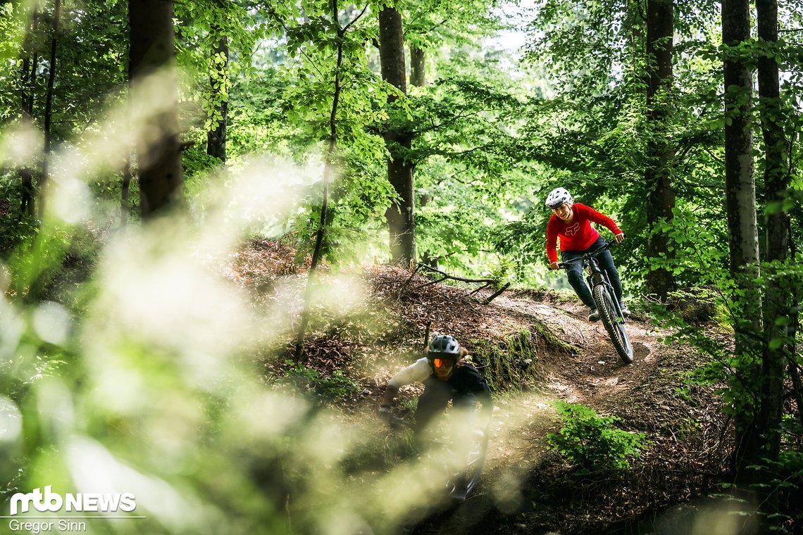 Wer das meiste aus den Höhenmetern holen will, kann von weiter oben in den schwarzen Pathy Trail starten.