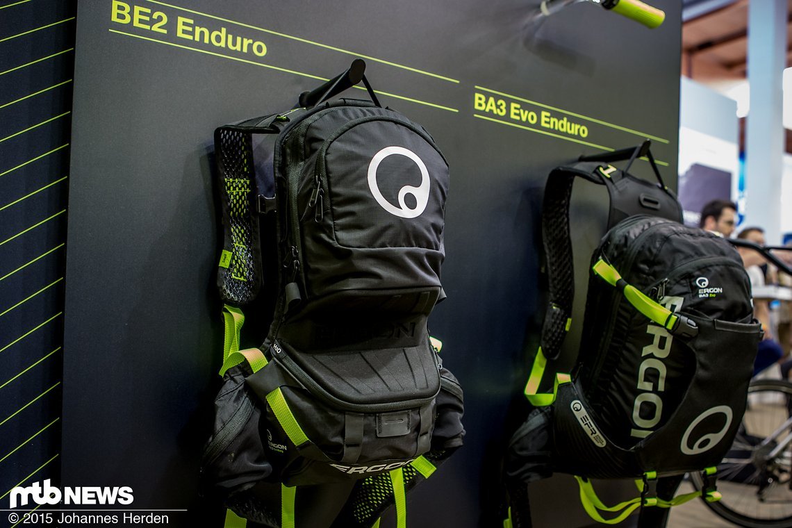 Die Enduro-Rucksäcke in laser lemon