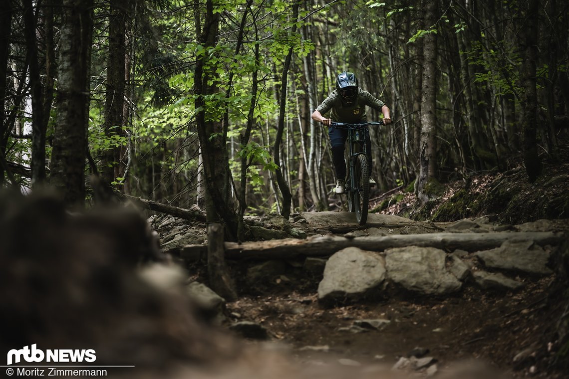 In ballerigen Downhill-Passagen könnte das Freeride-Bike etwas mehr Sicherheit vermitteln.