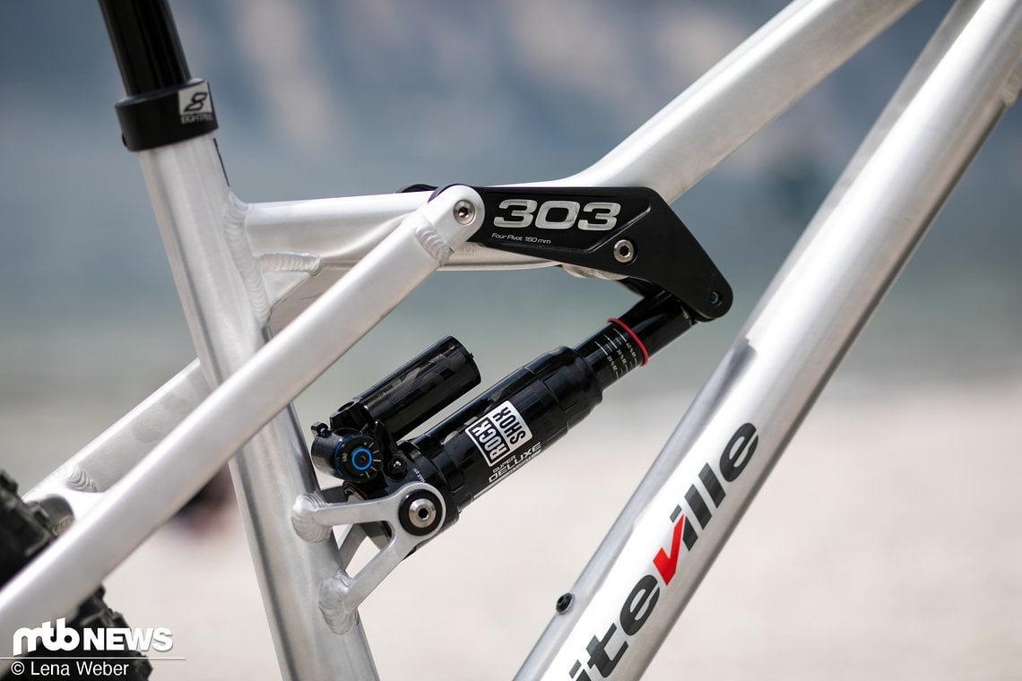 Und hinten wird ein RockShox SDLX Ultimate verbaut.